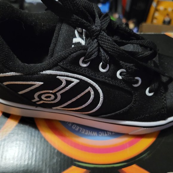 Heelys size youth 5 - Picture 2 of 8